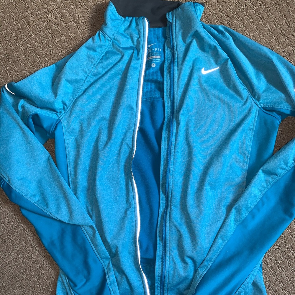 nike running thin jacket
